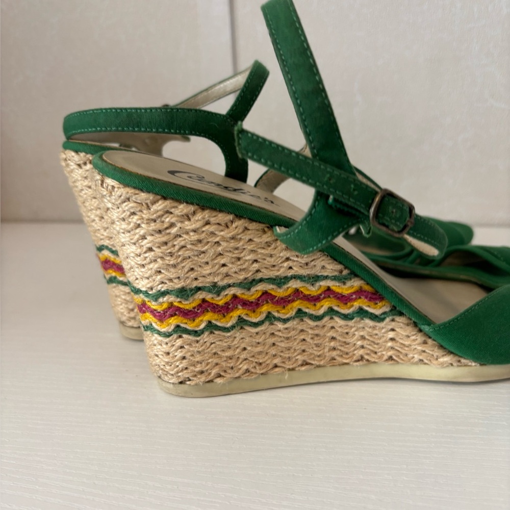 Candie's | Vibrant Green Wedge Sandals | Size 10M - Picture 3 of 5